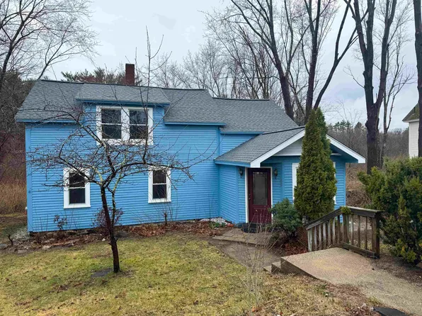 65 St Laurent Street, Epping, NH 03042