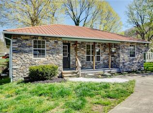 1967 Pennsylvania Ave, Saint Albans, WV 25177