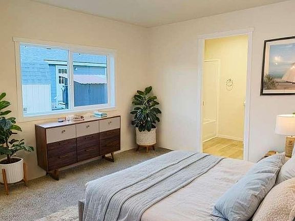 5th image of 10 Kamloop Ln