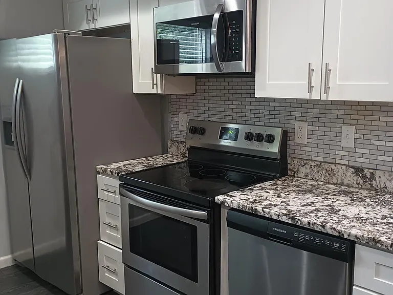 116 Douglas Ave — Photo 24