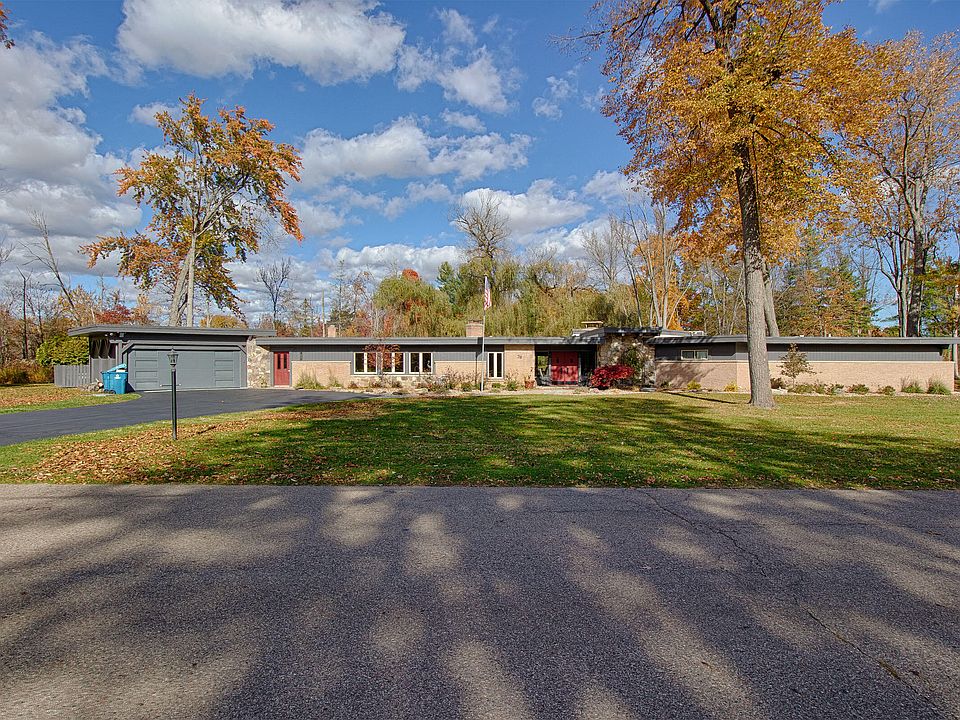1st image of 70 Lynwood Dr