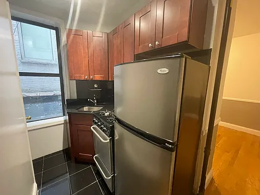 Rented by J PRESTON AND ASSOCIATES INC | media 17