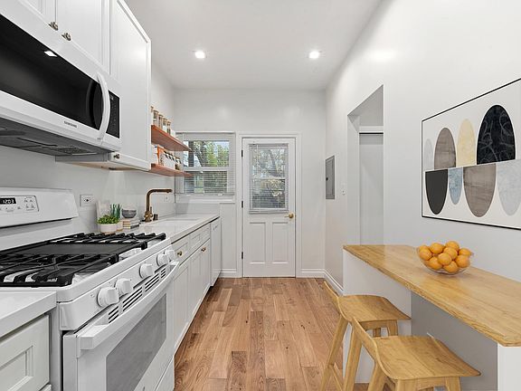 3rd image of 802 Lucile Ave #802