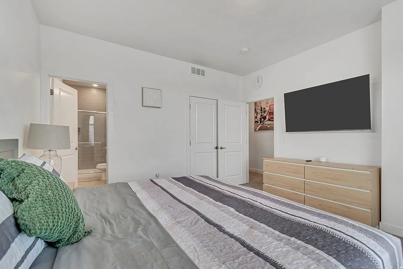 5400 S 5600 W — Photo 2