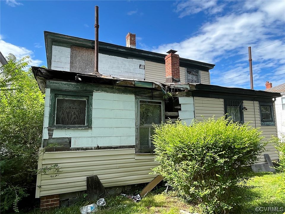 2nd image of 410 Mistletoe St