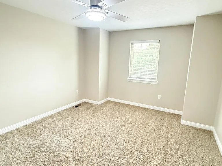 611 Knob Hill Rd — Photo 10