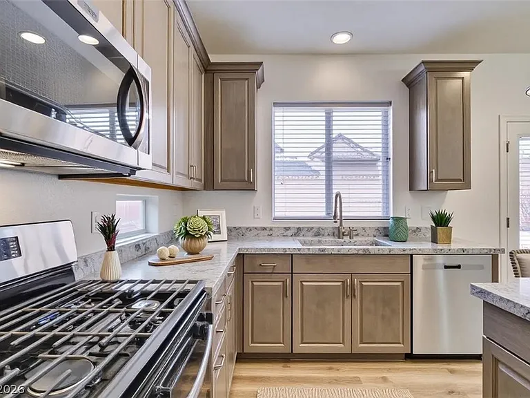 685 Taliput Palm Pl — Photo 29