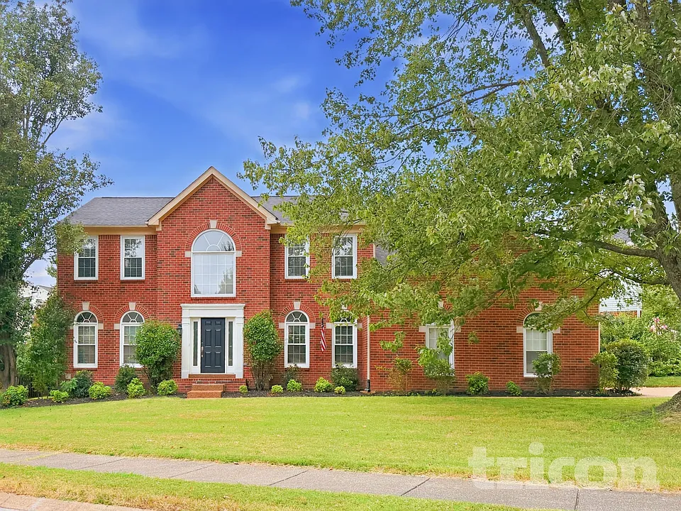 1267 Buckingham Cir