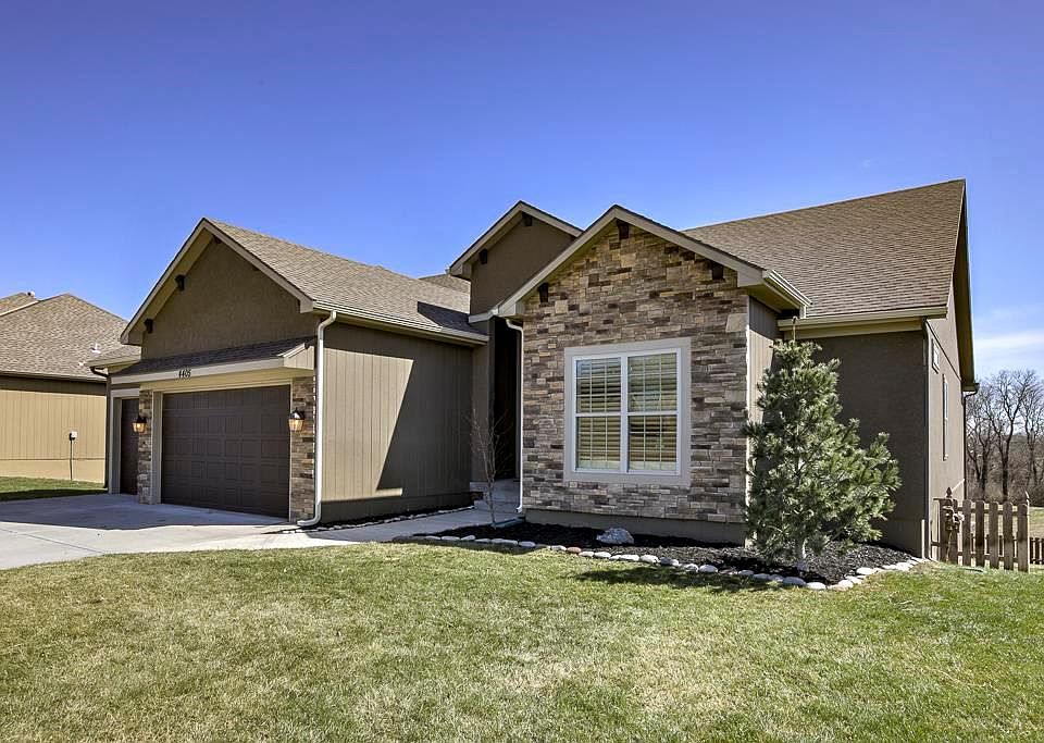 1st image of 4405 NE 91st Ter