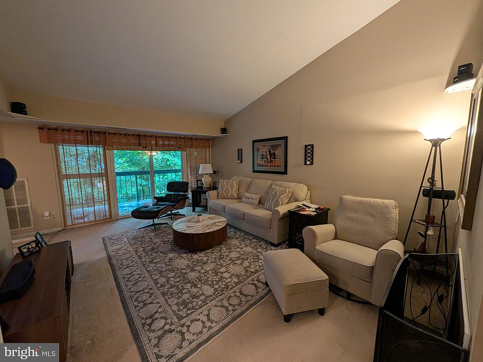 1st image of 11821 Breton Ct #21