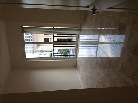 4th image of 10 Aragon Ave Suite 707