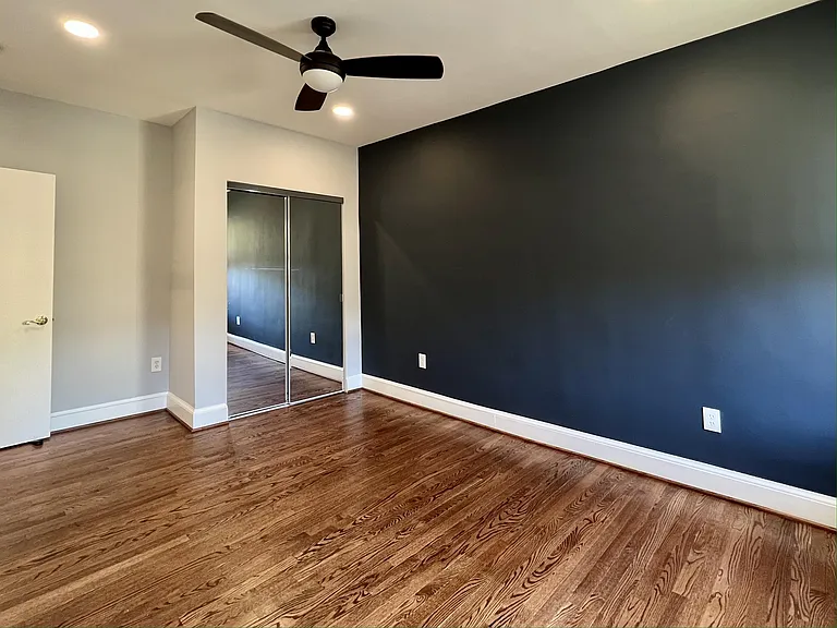 1401 Columbia Rd — Photo 29