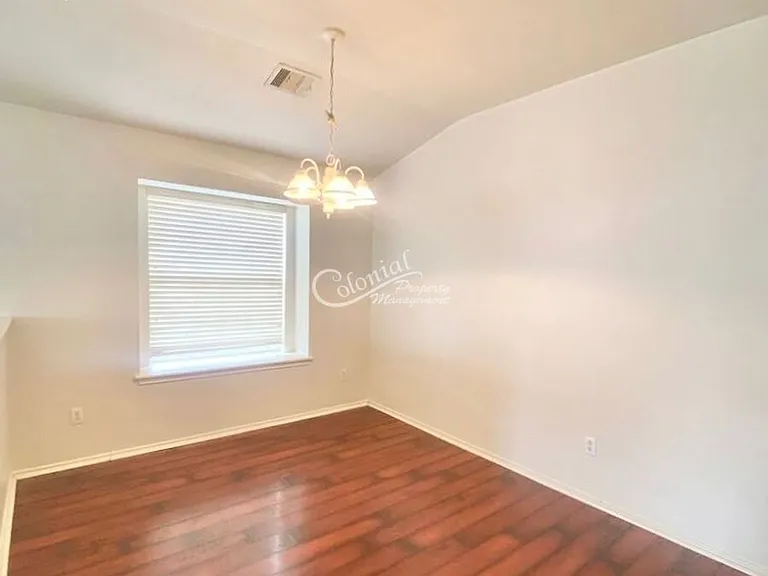 1501 Darjeeling Dr — Photo 9