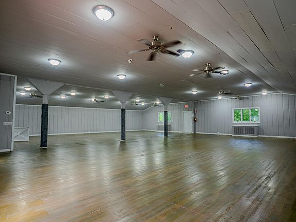 2nd image of 1422 Mineral Springs Rd