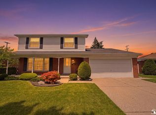 14216 Balsam St, Southgate, MI 48195