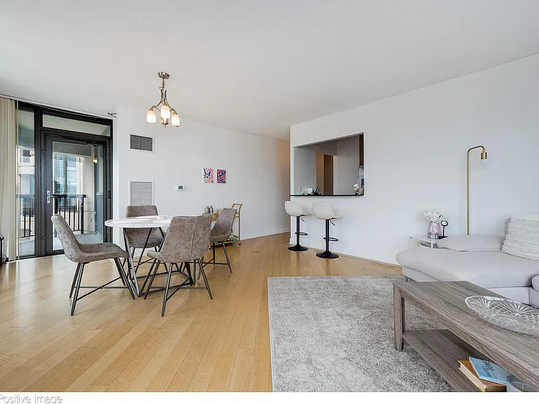 400 N Lasalle Blvd #4402 — Photo 6