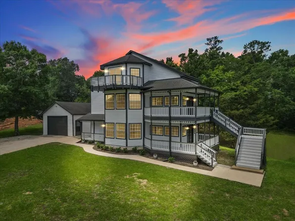 401 Paradise Dr, Coldspring, TX 77331