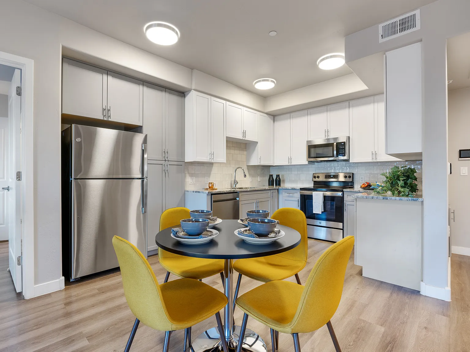 Granite Mountain Apartments — Photo 4