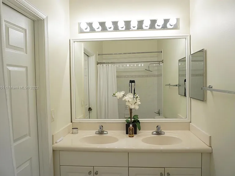 878 Lavender Cir — Photo 20