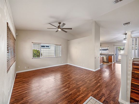 4th image of 91-1043 Hookaahea St