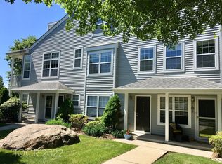 1110 Devon Ct, Mahwah, NJ 07430