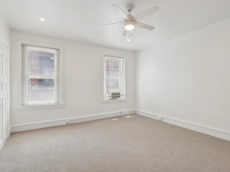 1713 Monument St — Photo 30