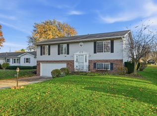 4142 Augusta Dr, Crown Point, IN 46307