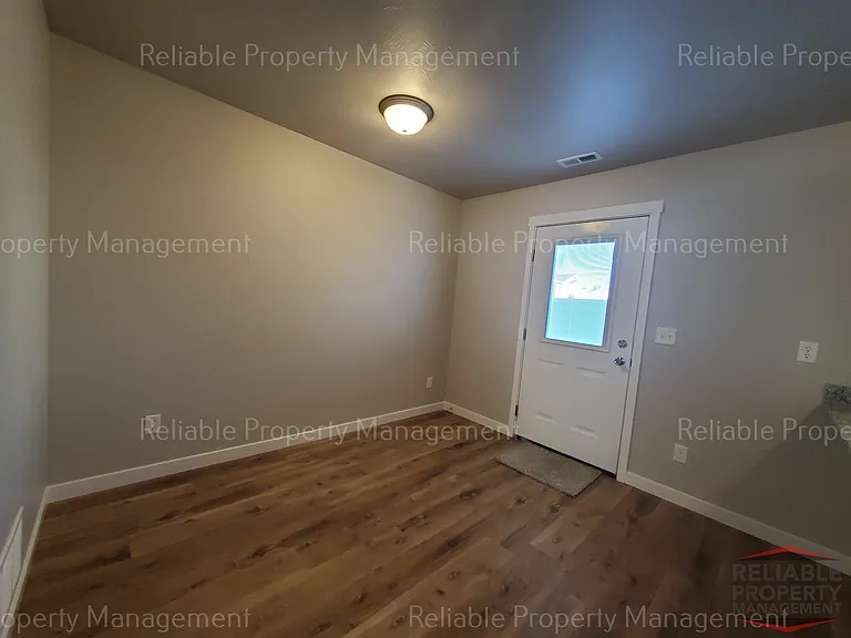 2015 Lawrence Ln #403 — Photo 3