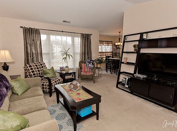 4th image of 1189 N Village Dr Unit 4