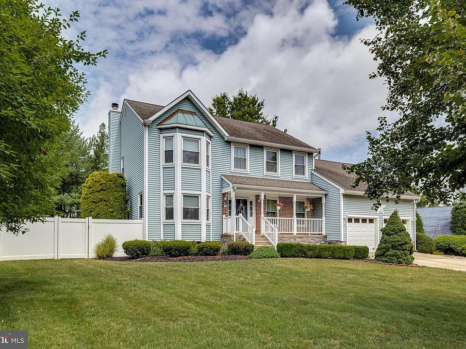 1st image of 1 Winterberry Ct