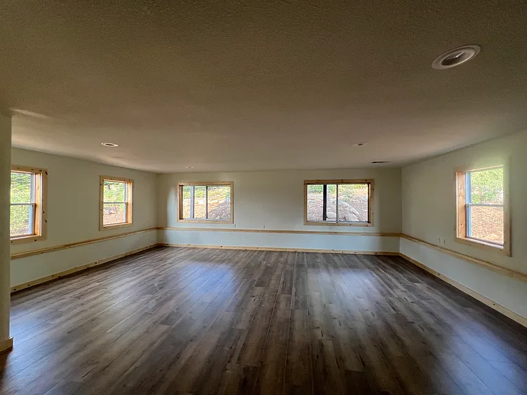 11714 Rhineland Ave — Photo 2