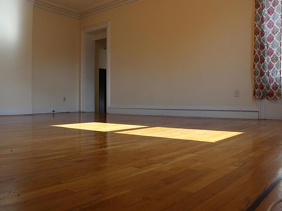 Spacious living room (Continued)