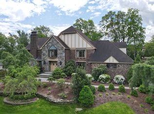 39 Springhouse Rd, Woodcliff Lake, NJ 07677