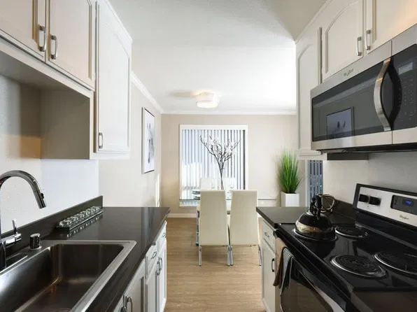 Seven Oaks Apartments