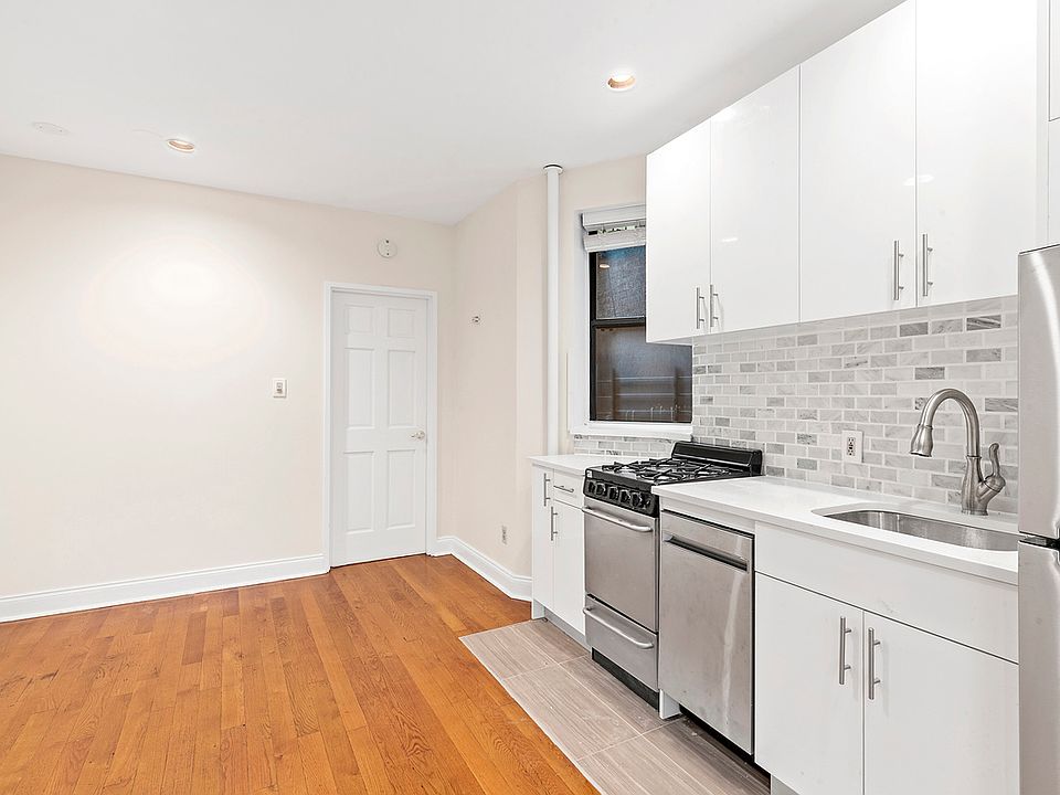 2nd image of 309 E 76th St #5EF