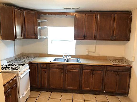 5th image of 517 E Las Cruces Ave APT 2