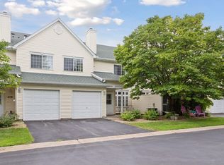 477 Aqua Cir, Lino Lakes, MN 55014