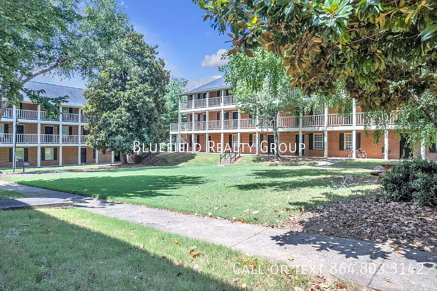 Prime off-campus Clemson Living! 2BR/1.5BA Condo with Community Pool $1,150/mo rent — Photo 2