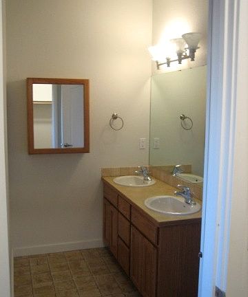 5th image of 4407 W Artesia Dr