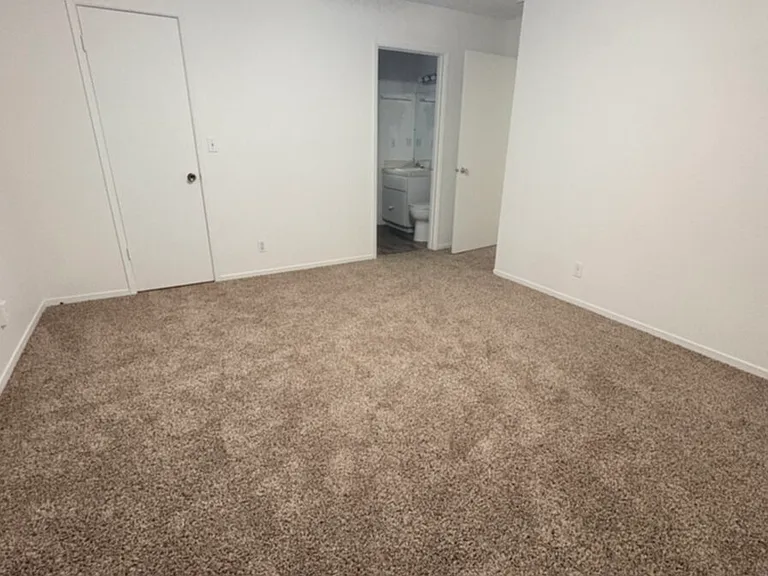 4359 W Avalon Ave — Photo 4