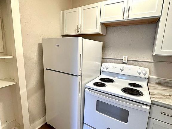 5th image of 438 N 18th St APT 9