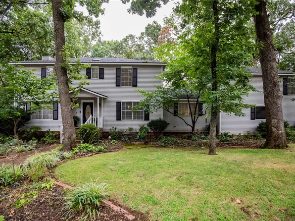 2240 N Big Oaks Dr, Fayetteville, AR 72703