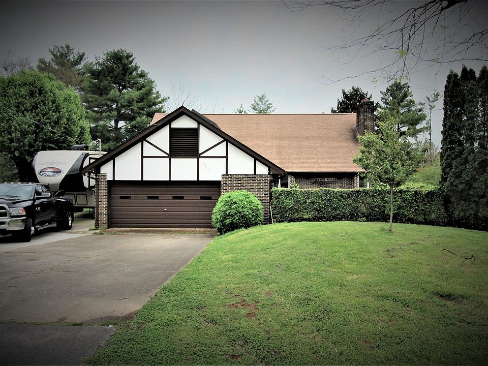 1st image of 403 Martha St