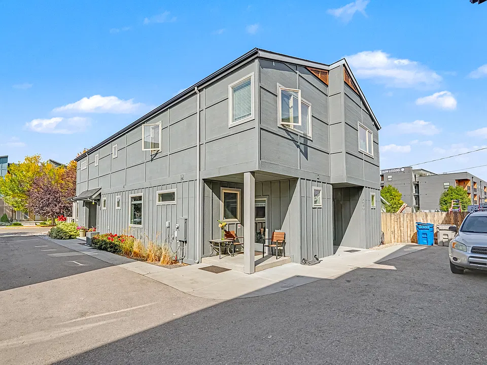 241 E 36th St #2