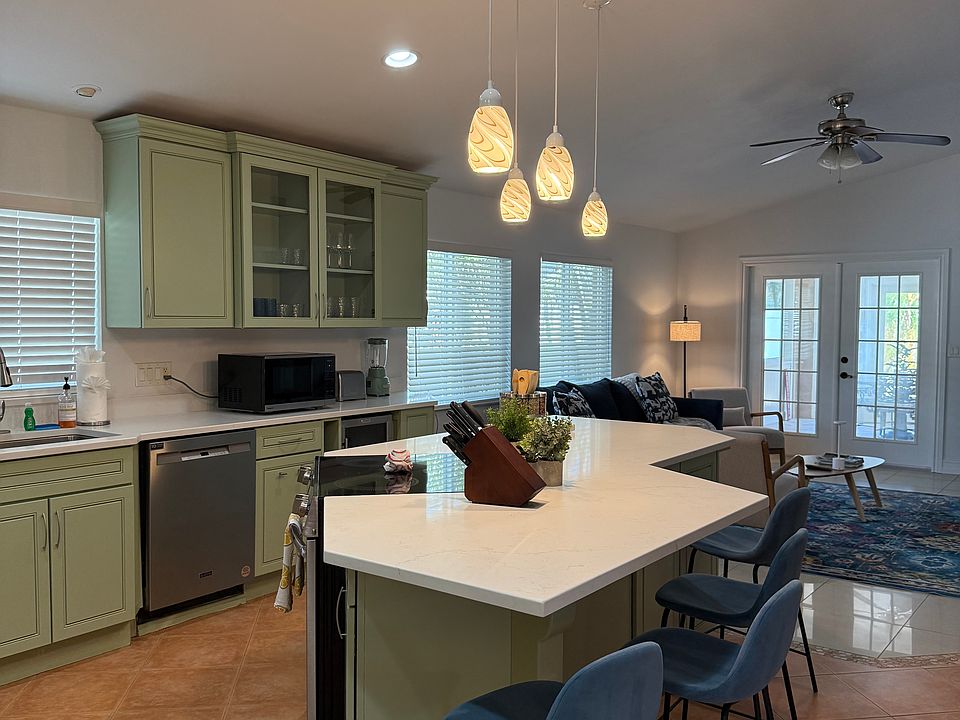 Incredible cooking, entertaining kitchen