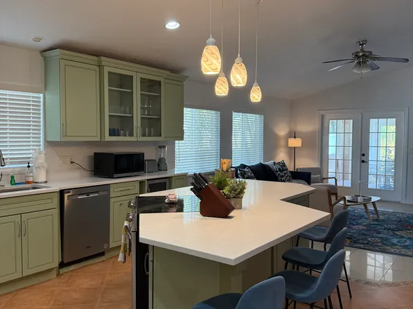 649 105th Ave N, Naples, FL 34108