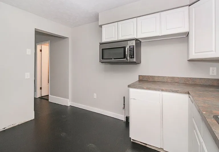 838 Hazel St — Photo 8