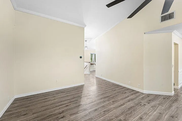 3 bed, 1458 sqft, $3,100 — Photo 4