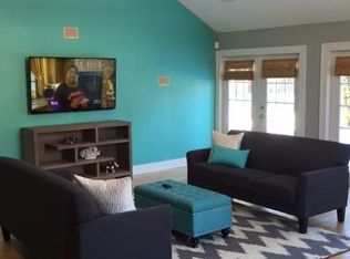 26675 W Carnegie Park Dr #1, Southfield, MI 48034