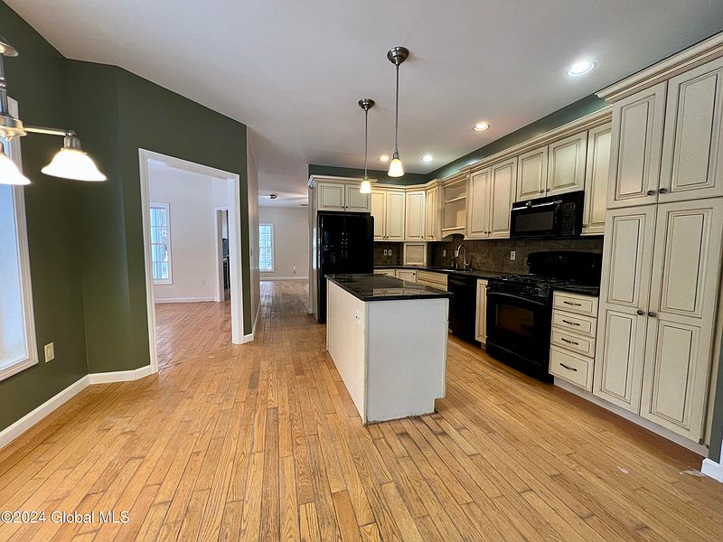 2nd image of 21 Coriander Drive